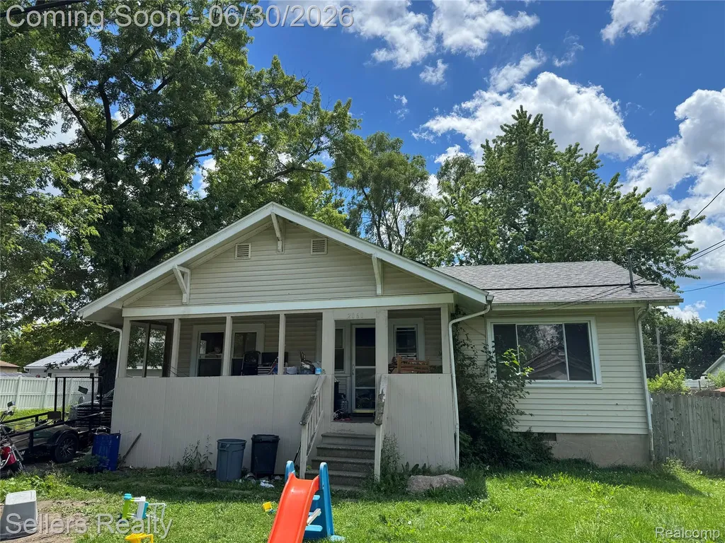 2060 E Williamson Street Burton City MI 48529