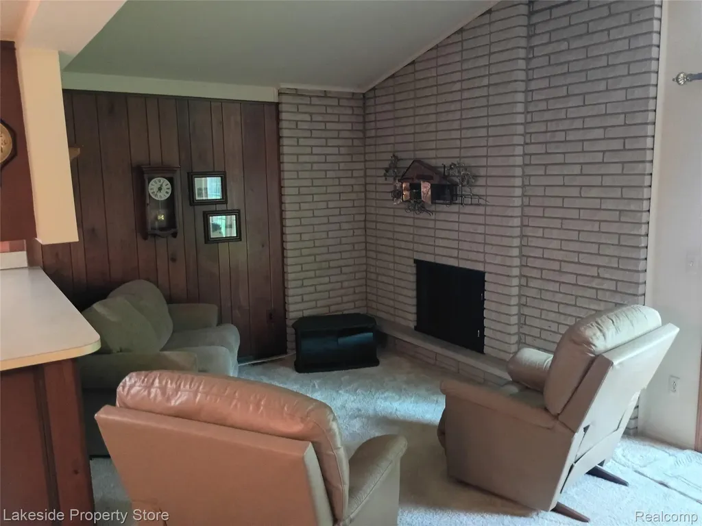 32621 Whitley Circle Warren City MI 48088