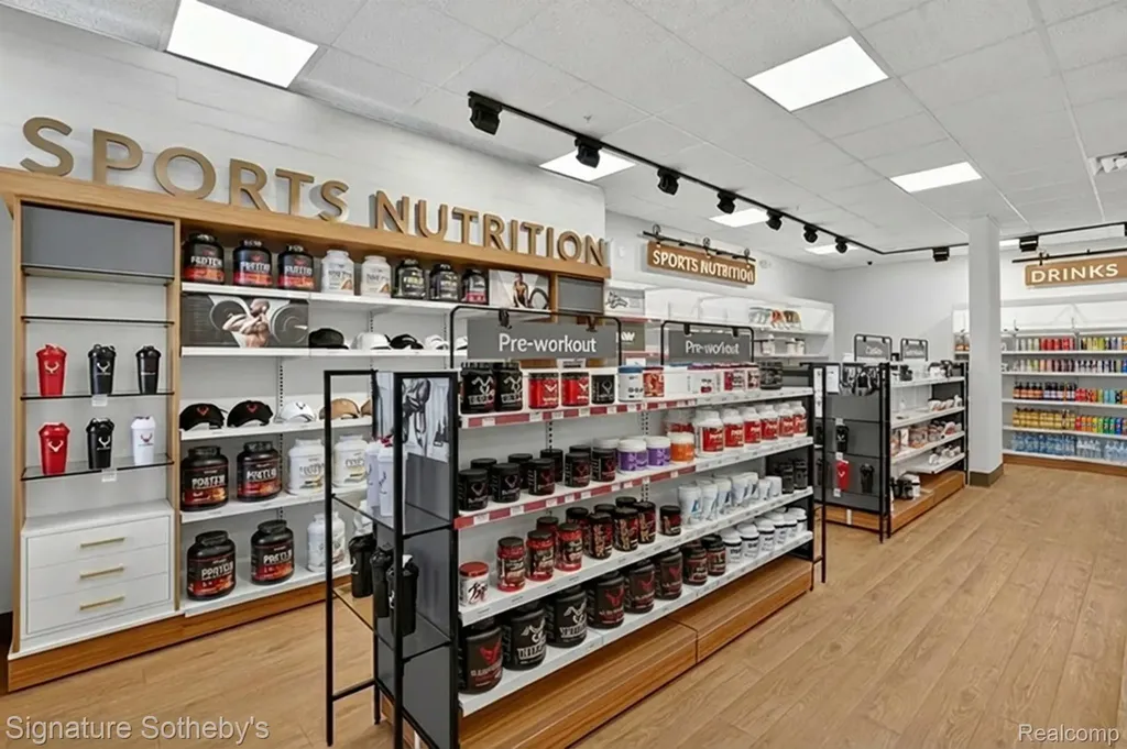 19005 Silver Parkway Fenton Charter Township MI 48430