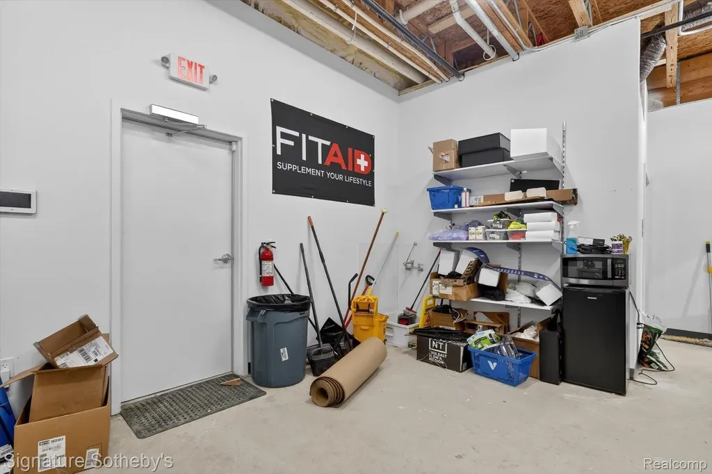 19005 Silver Parkway Fenton Charter Township MI 48430