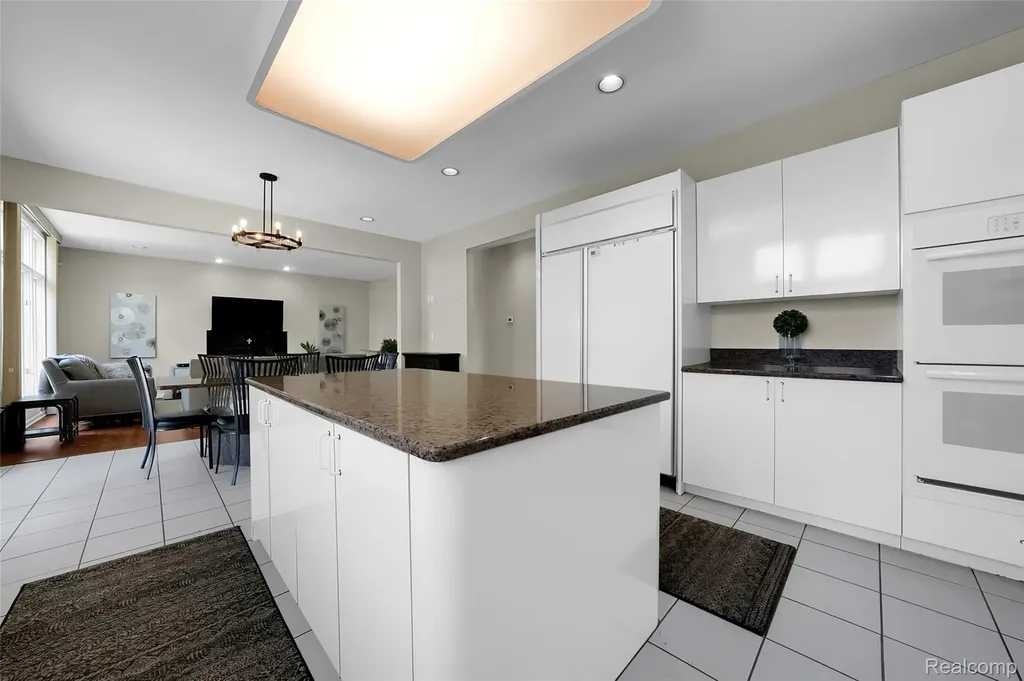 2337 Horseshoe Drive West Bloomfield Charter Township MI 48322