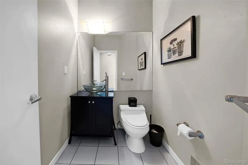 2337 Horseshoe Drive West Bloomfield Charter Township MI 48322
