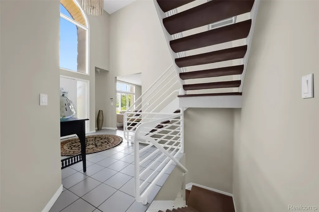 2337 Horseshoe Drive West Bloomfield Charter Township MI 48322