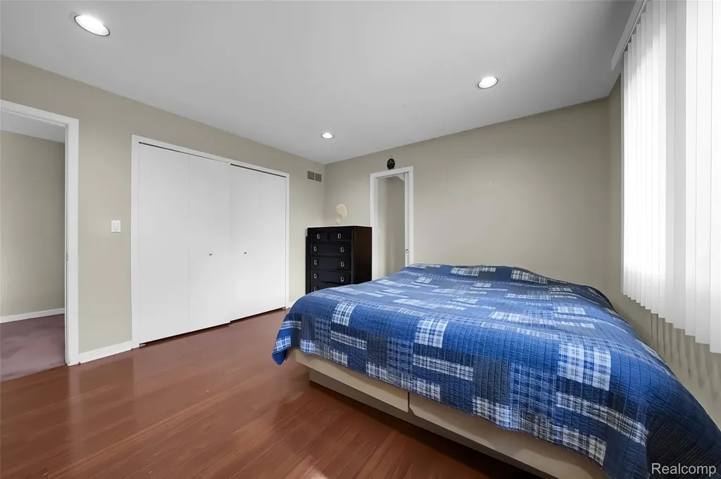 2337 Horseshoe Drive West Bloomfield Charter Township MI 48322