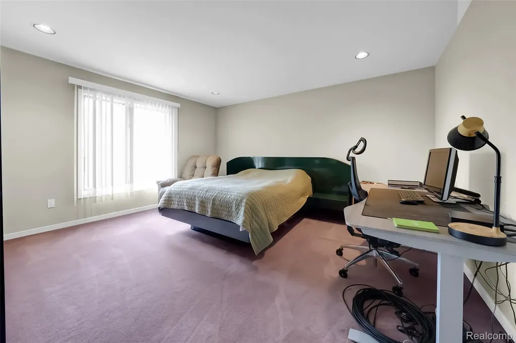2337 Horseshoe Drive West Bloomfield Charter Township MI 48322