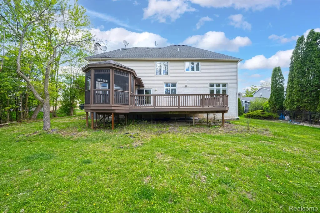 2337 Horseshoe Drive West Bloomfield Charter Township MI 48322