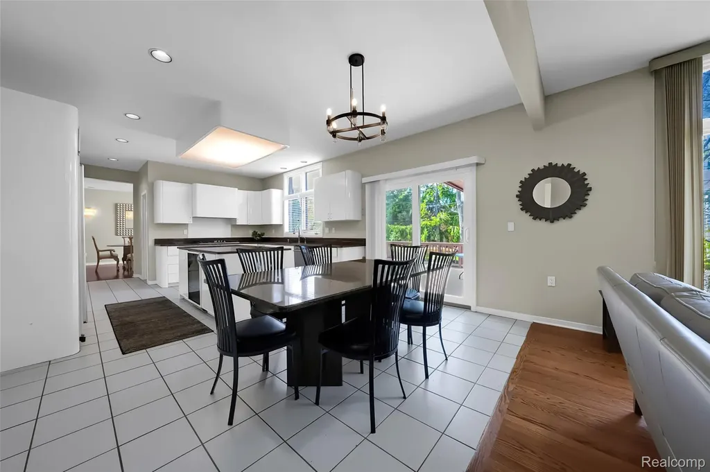 2337 Horseshoe Drive West Bloomfield Charter Township MI 48322