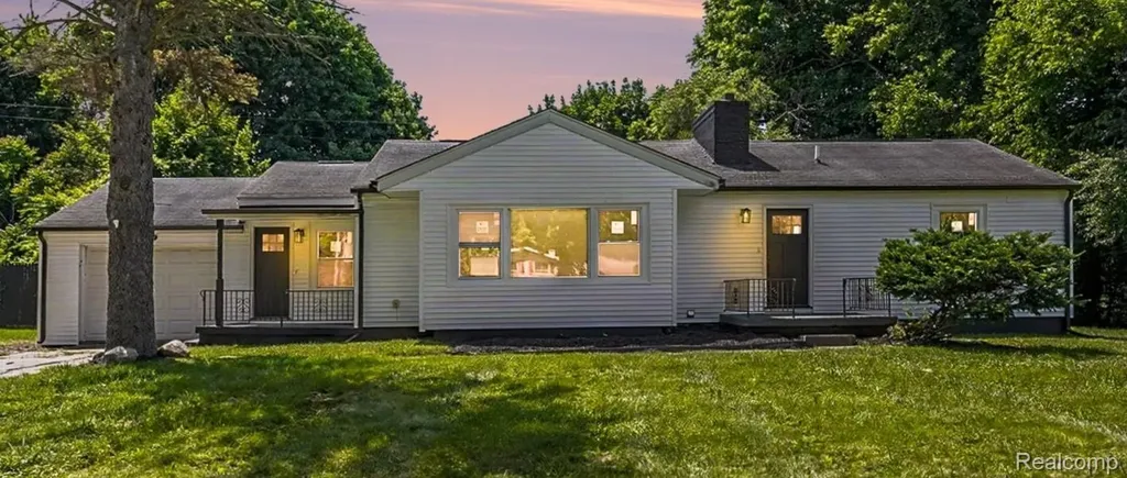 3217 W Cass Avenue Flint City MI 48504