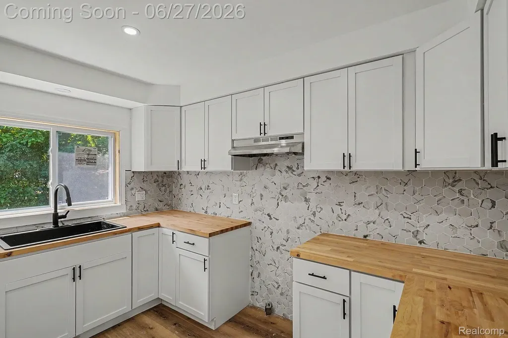 3217 W Cass Avenue Mt. Morris Township MI 48504