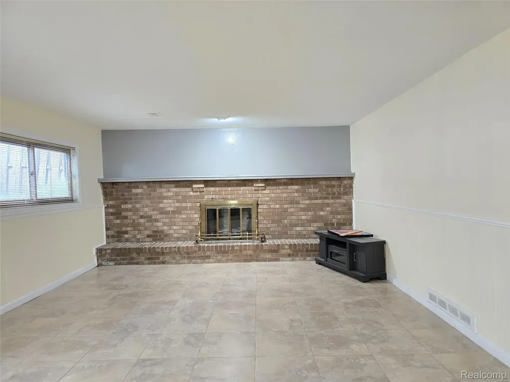 36730 Engleside Drive Sterling Heights City MI 48310