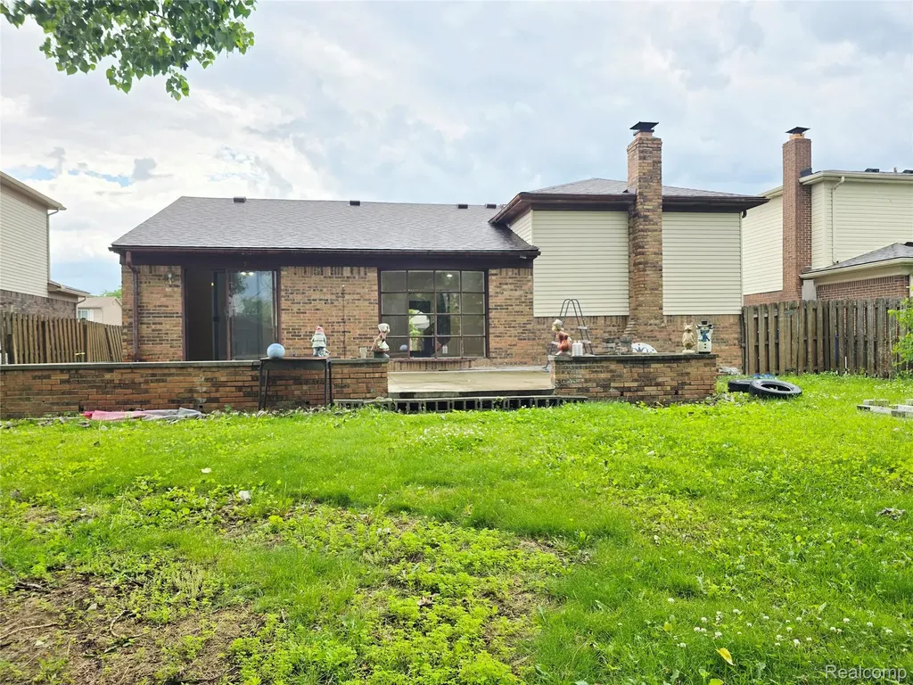 36730 Engleside Drive Sterling Heights City MI 48310