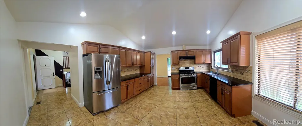 36730 Engleside Drive Sterling Heights City MI 48310