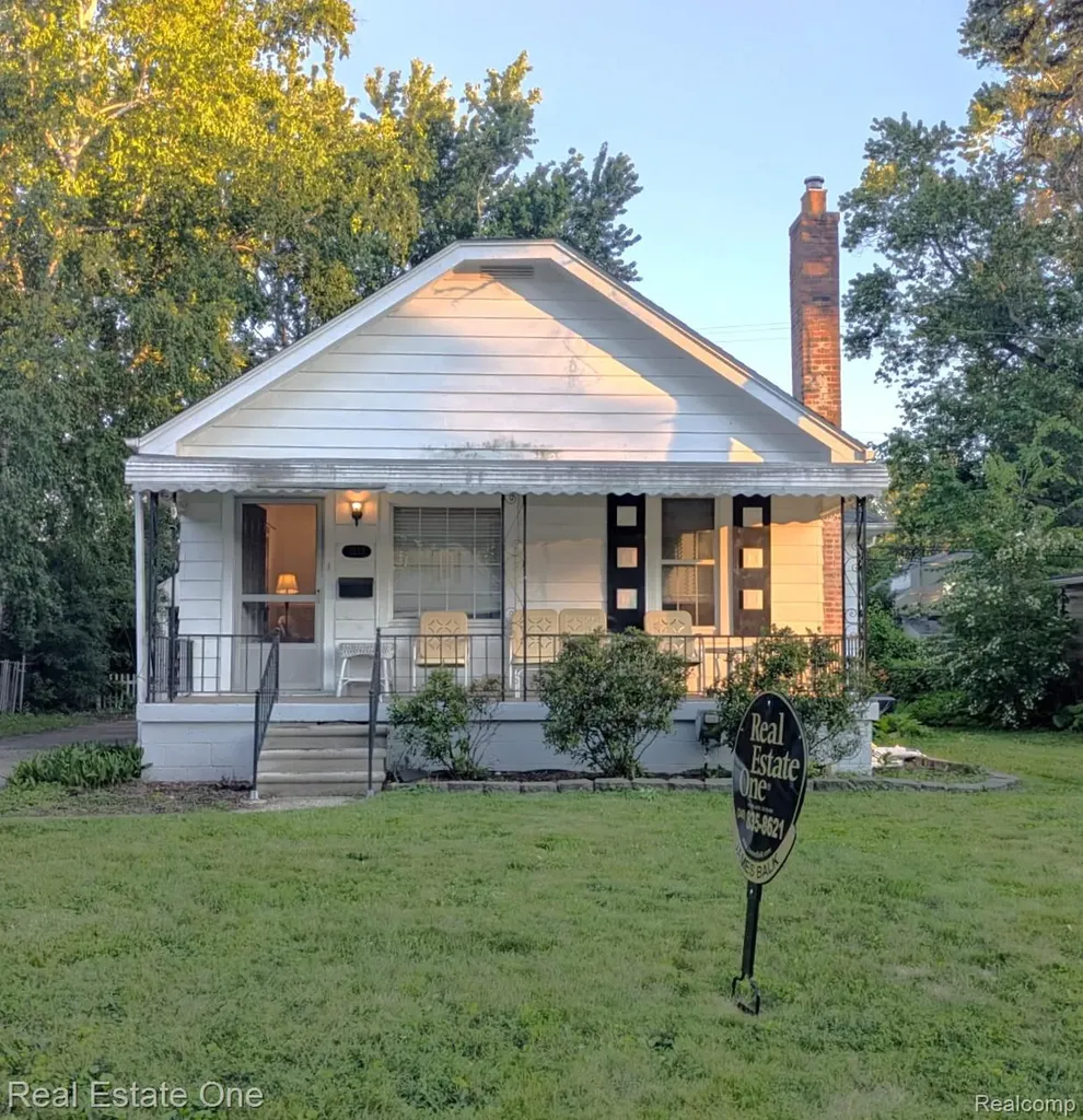 2153 Wiltshire Road Berkley City MI 48072