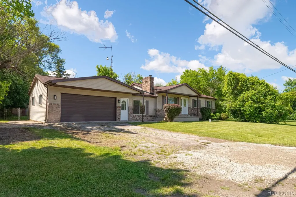 3353 Augusta Street Flint City MI 48532