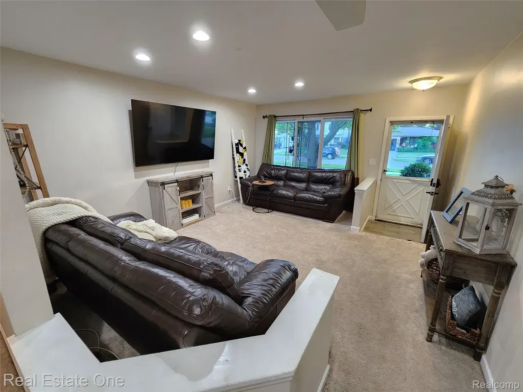 35636 Bonneville Drive Sterling Heights City MI 48312