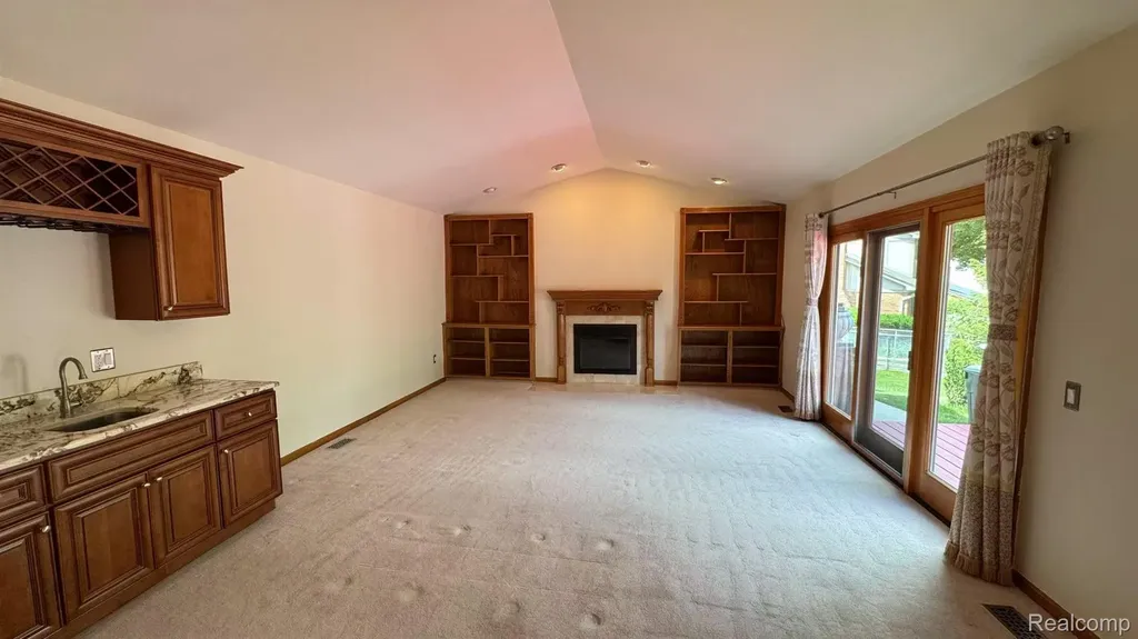 3440 Salem Drive Rochester Hills City MI 48306