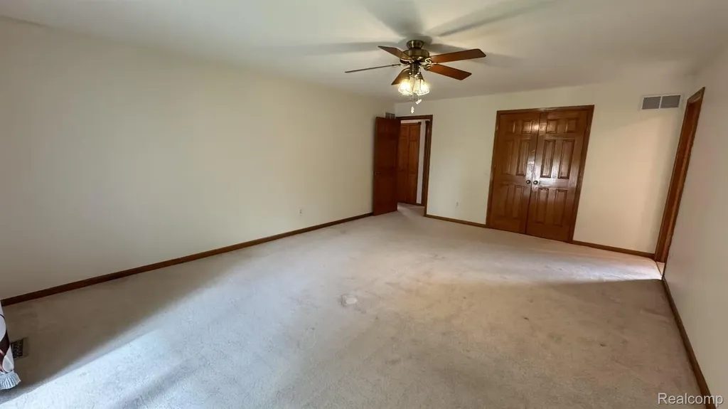 3440 Salem Drive Rochester Hills City MI 48306