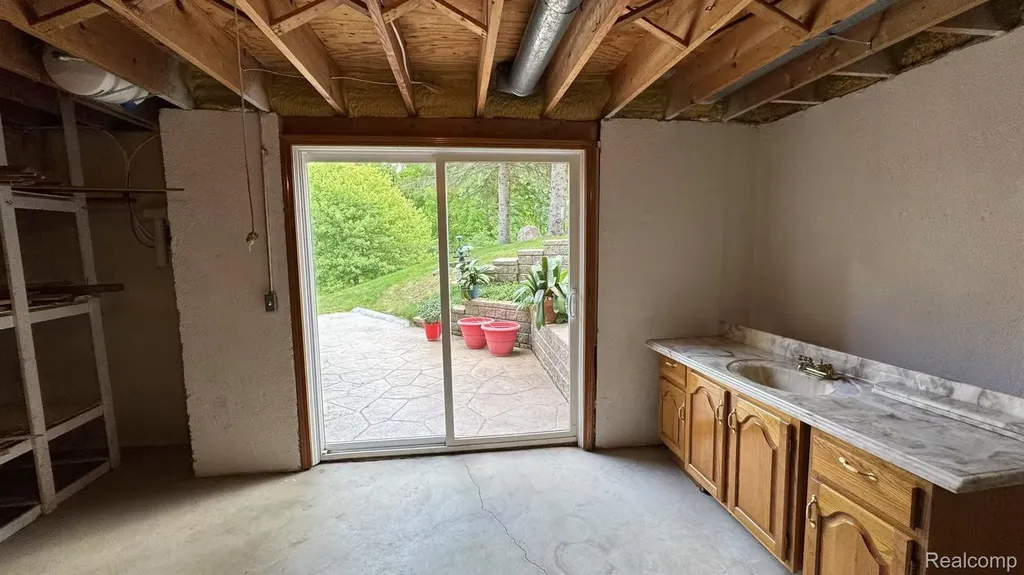 3440 Salem Drive Rochester Hills City MI 48306