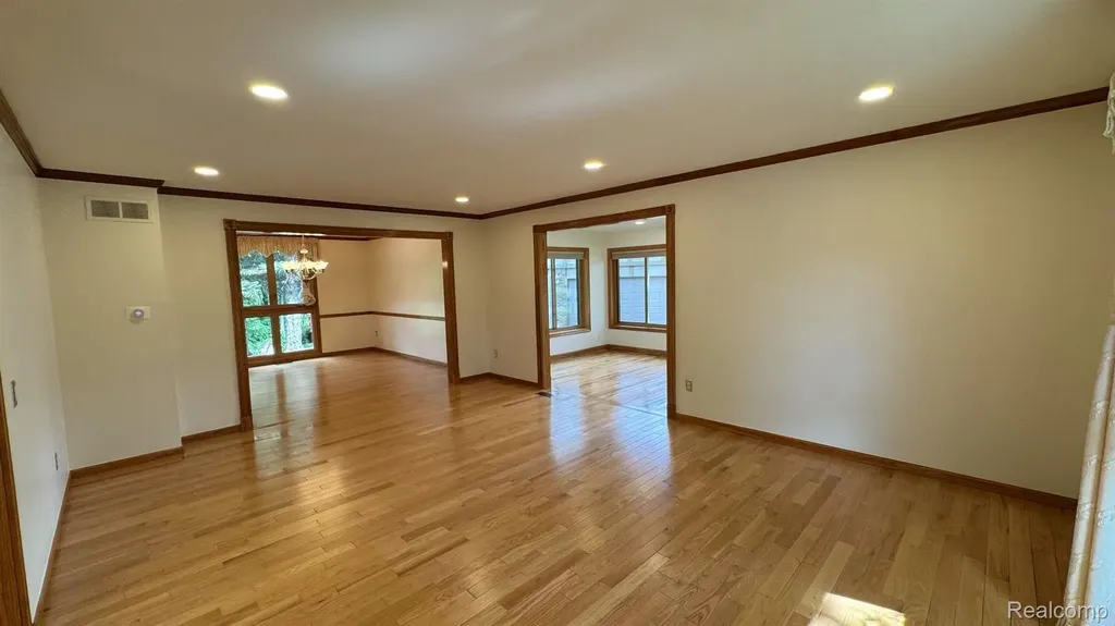 3440 Salem Drive Rochester Hills City MI 48306