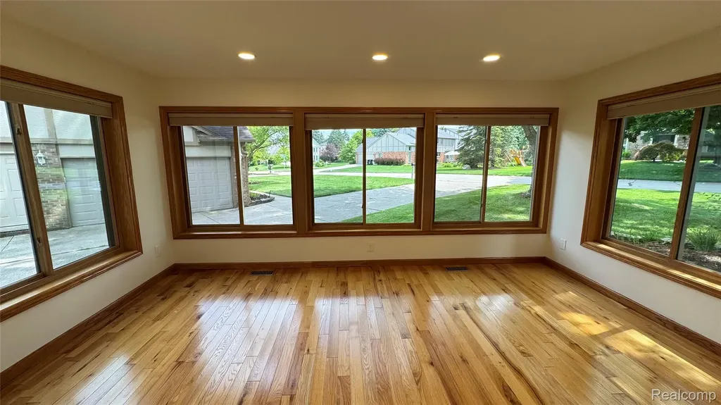 3440 Salem Drive Rochester Hills City MI 48306