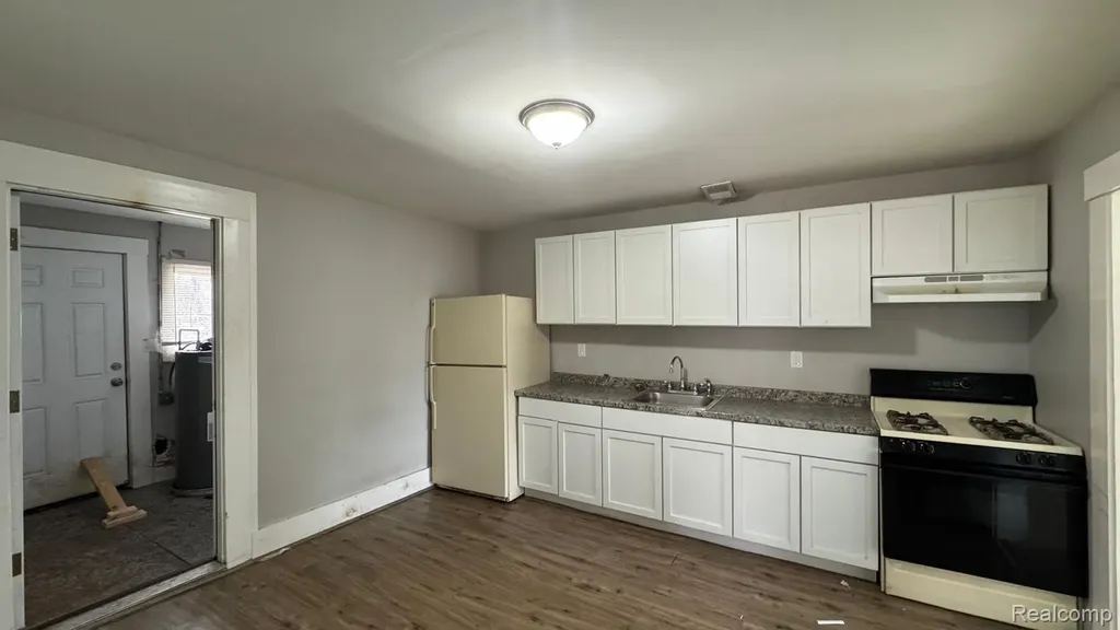 253 Beechwood Street River Rouge City MI 48218