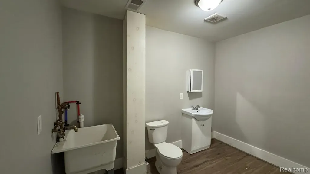 253 Beechwood Street River Rouge City MI 48218