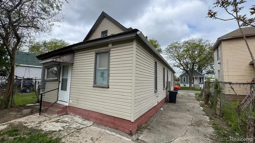 253 Beechwood Street River Rouge City MI 48218