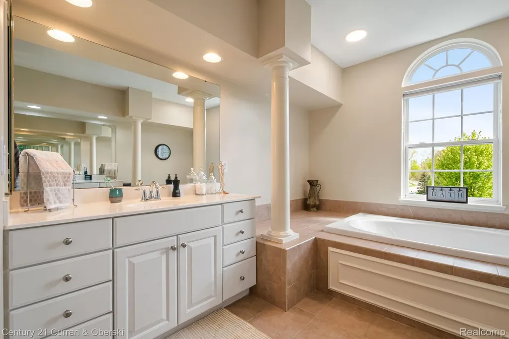 23498 Prescott Lane W Lyon Charter Township MI 48178