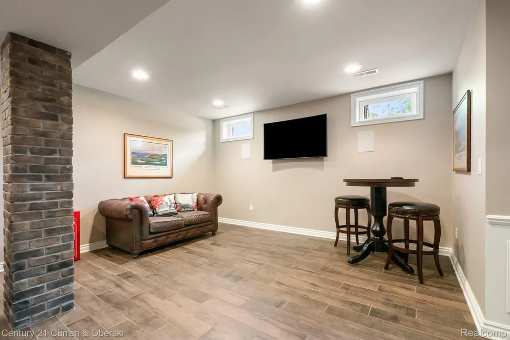 23498 Prescott Lane W Lyon Charter Township MI 48178