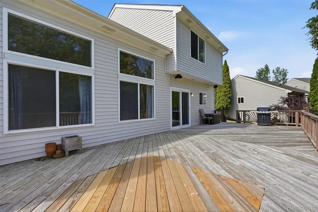 1099 Carriage Hill Drive Fenton City MI 48430