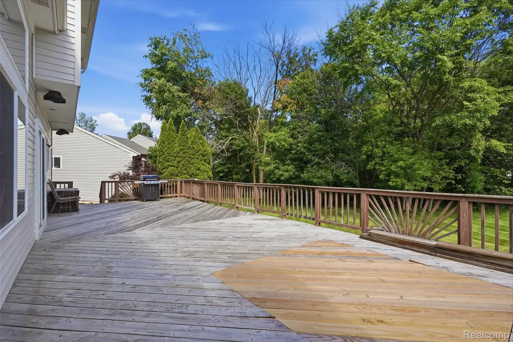 1099 Carriage Hill Drive Fenton City MI 48430