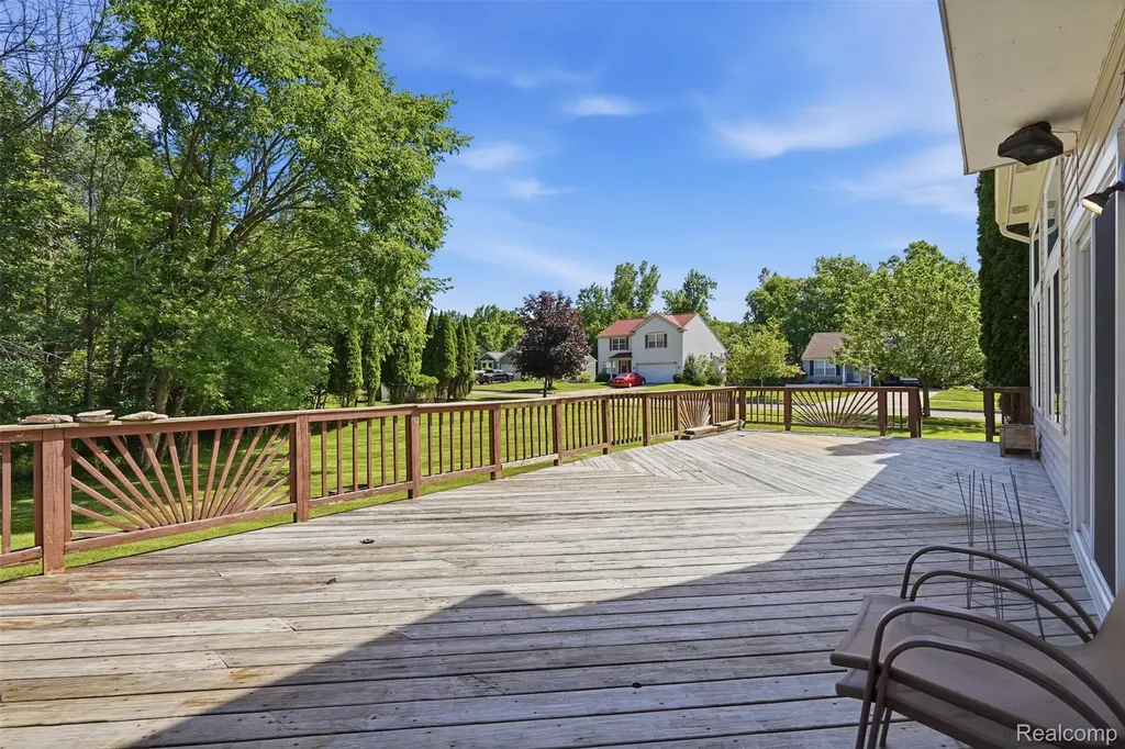 1099 Carriage Hill Drive Fenton City MI 48430