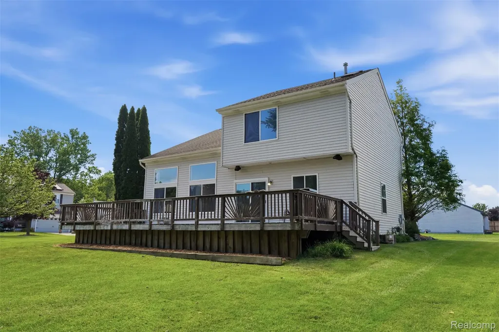 1099 Carriage Hill Drive Fenton City MI 48430
