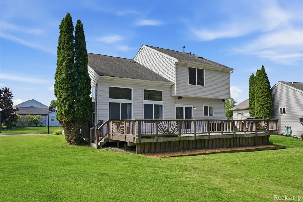 1099 Carriage Hill Drive Fenton City MI 48430