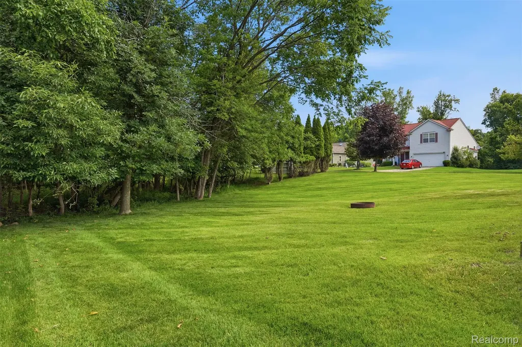 1099 Carriage Hill Drive Fenton City MI 48430