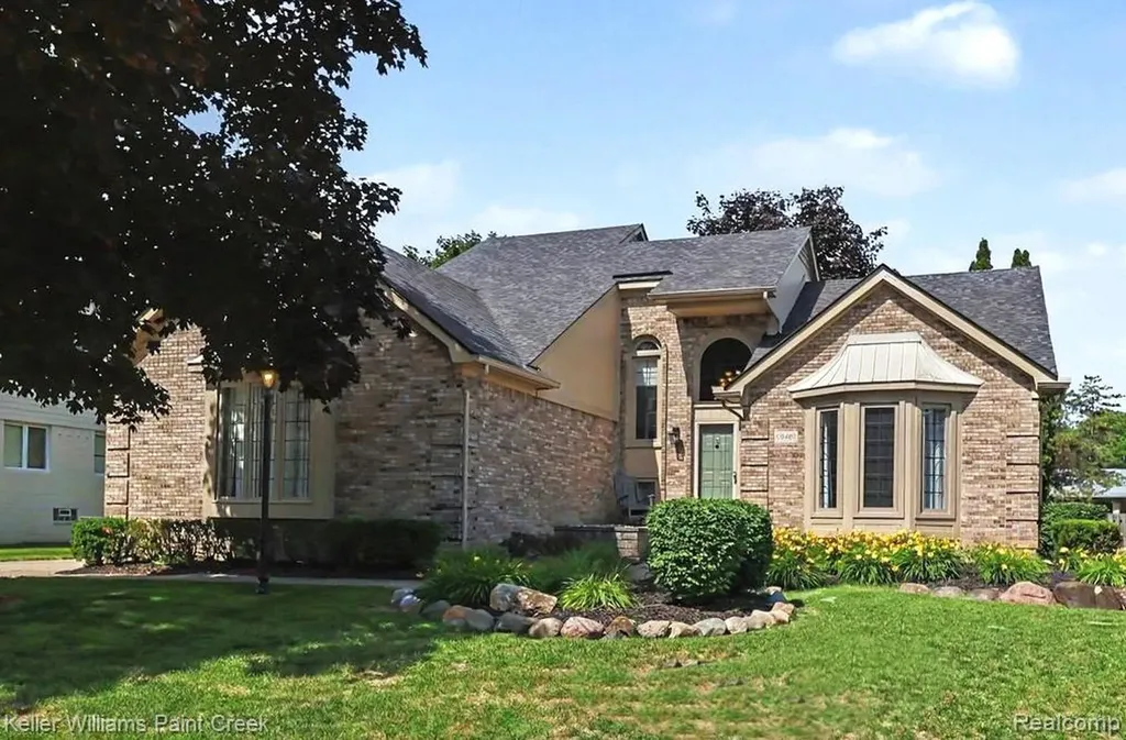 50483 Heatherwood Lane Shelby Charter Township MI 48317