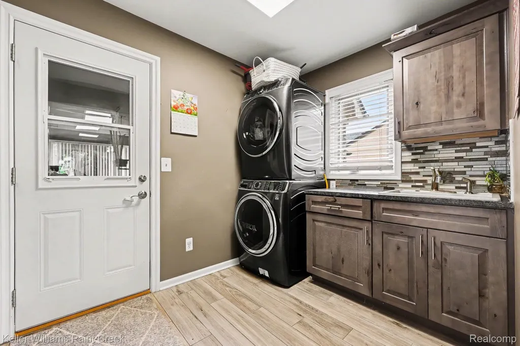 50483 Heatherwood Lane Shelby Charter Township MI 48317