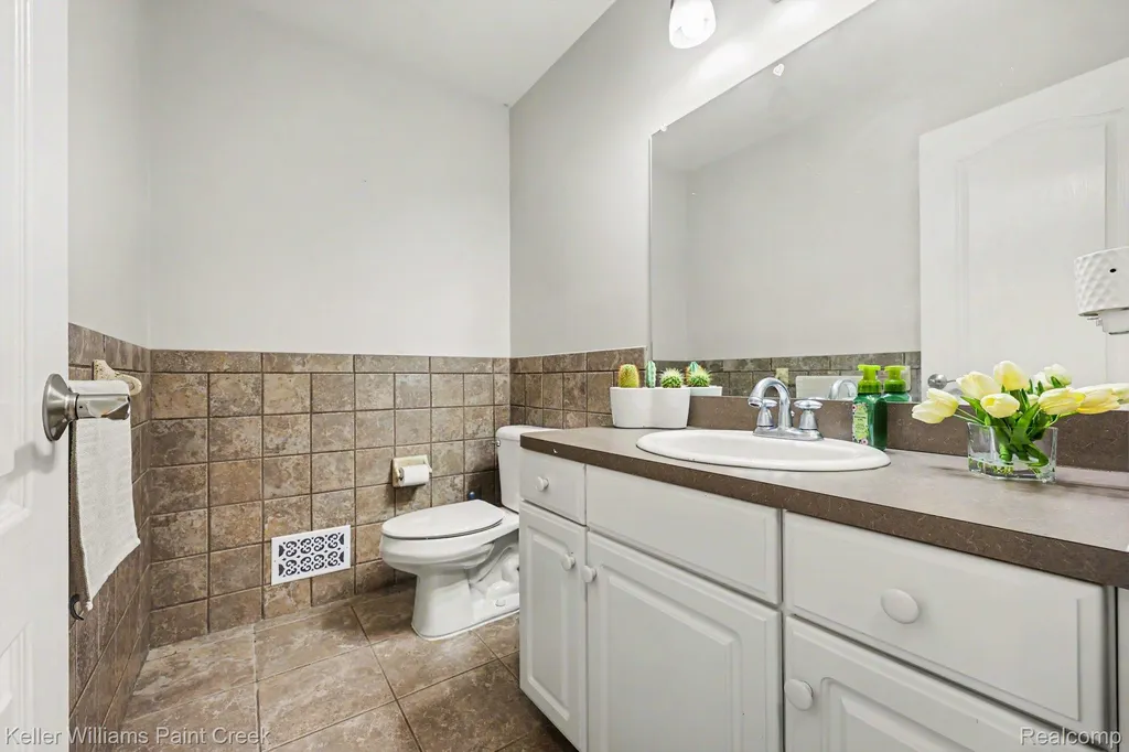 50483 Heatherwood Lane Shelby Charter Township MI 48317