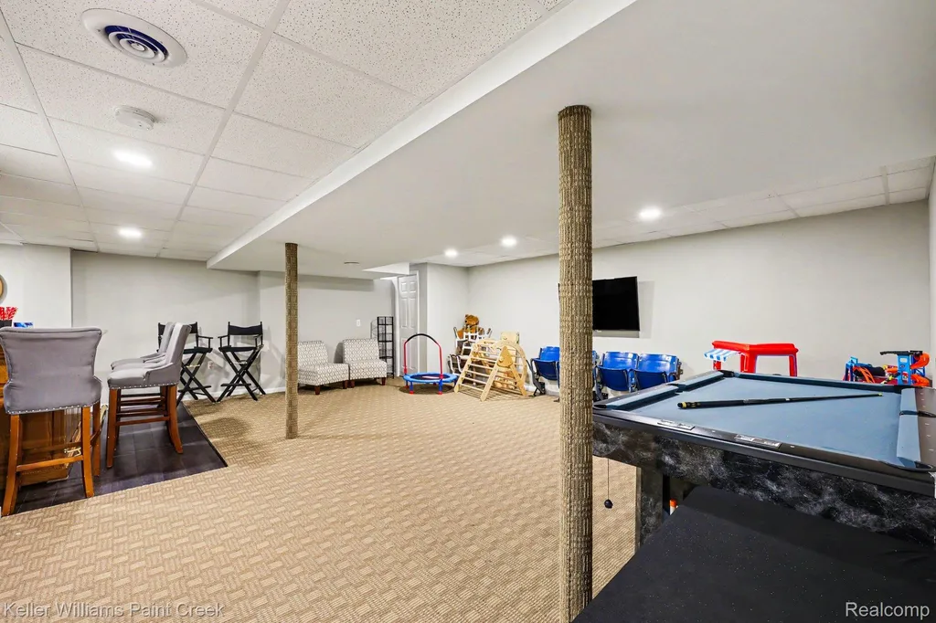 50483 Heatherwood Lane Shelby Charter Township MI 48317