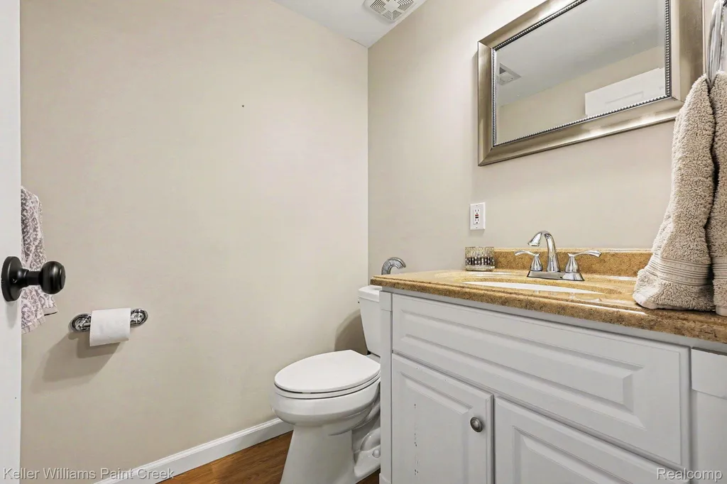 50483 Heatherwood Lane Shelby Charter Township MI 48317