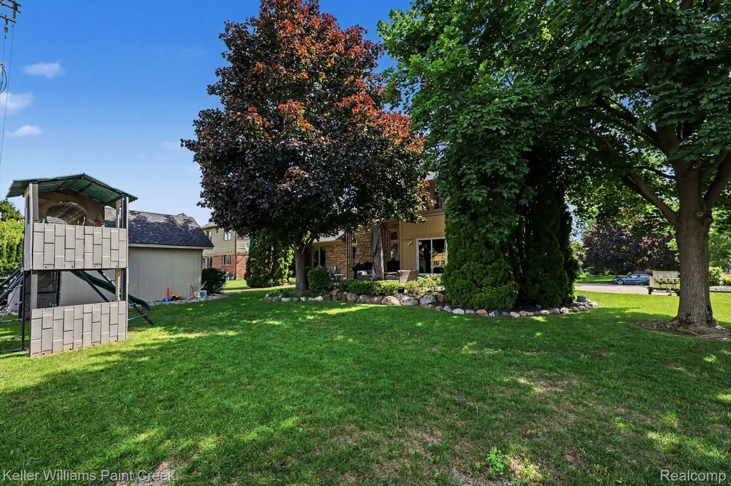 50483 Heatherwood Lane Shelby Charter Township MI 48317