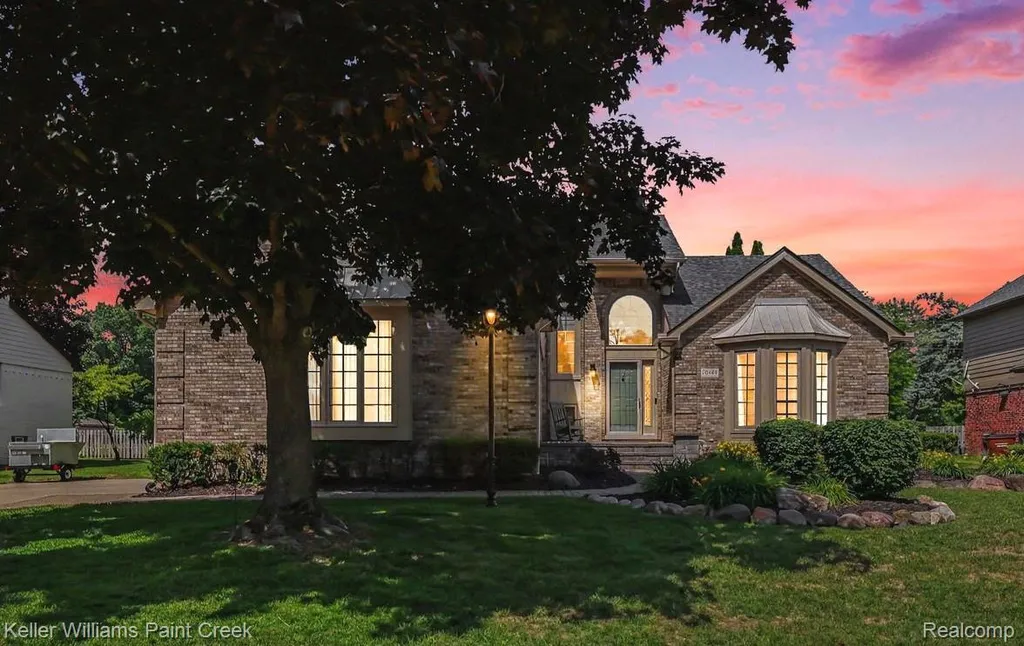 50483 Heatherwood Lane Shelby Charter Township MI 48317