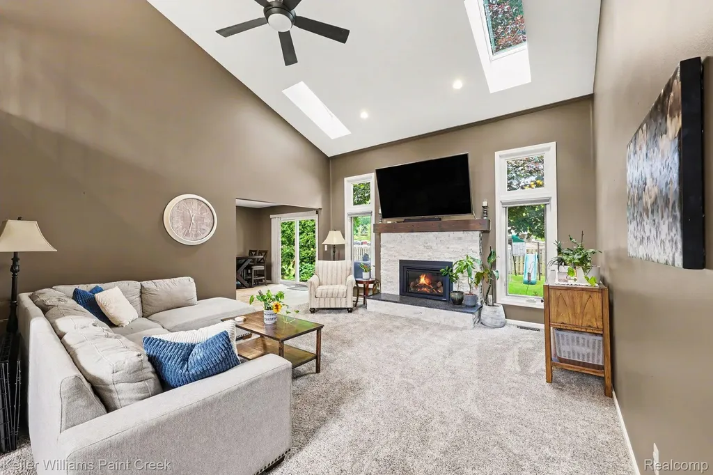 50483 Heatherwood Lane Shelby Charter Township MI 48317