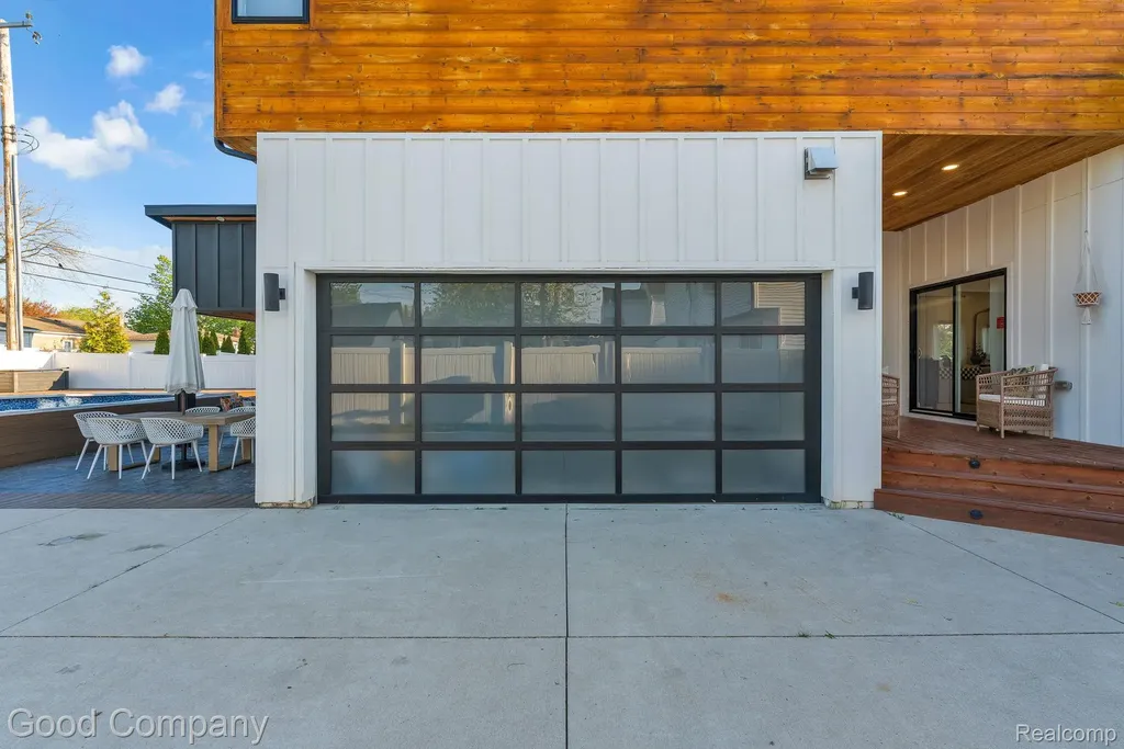 3813 Linwood Avenue Royal Oak City MI 48073