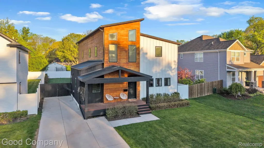 3813 Linwood Avenue Royal Oak City MI 48073