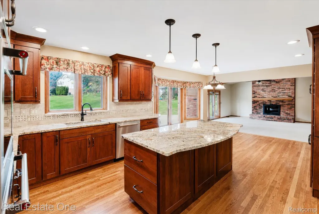 3393 Charlwood Drive Rochester Hills City MI 48306