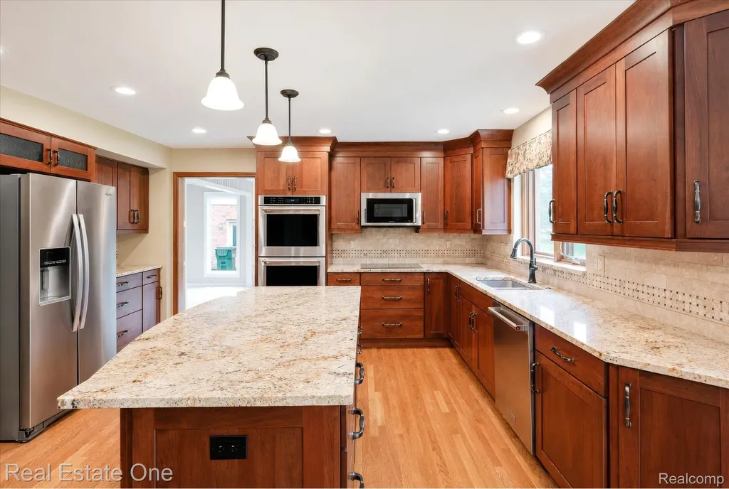 3393 Charlwood Drive Rochester Hills City MI 48306