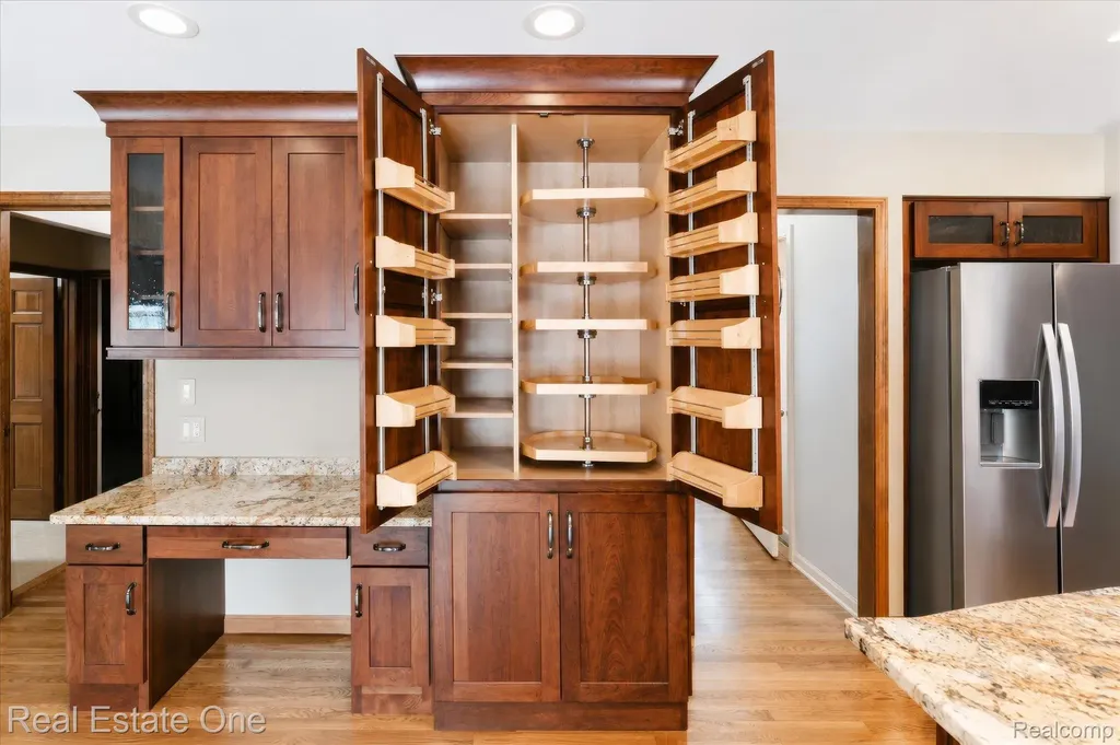 3393 Charlwood Drive Rochester Hills City MI 48306