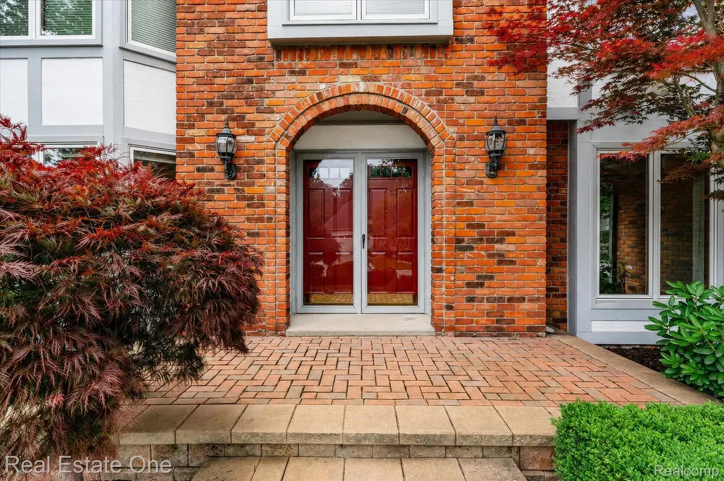 3393 Charlwood Drive Rochester Hills City MI 48306