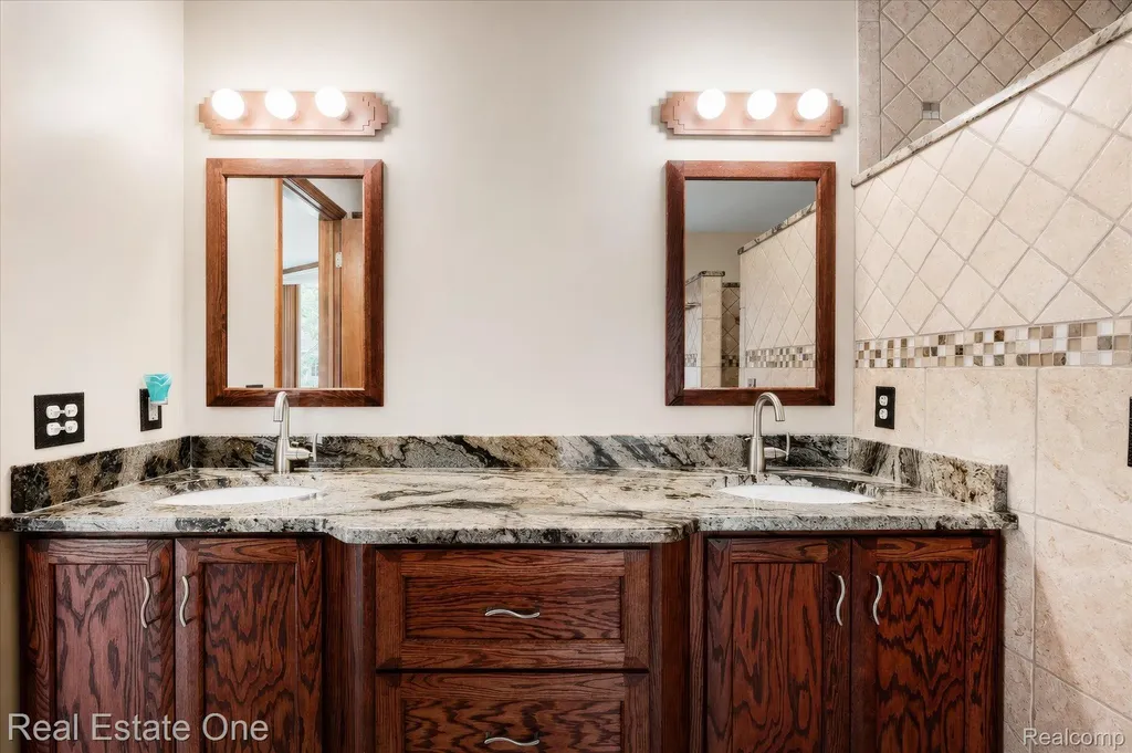 3393 Charlwood Drive Rochester Hills City MI 48306